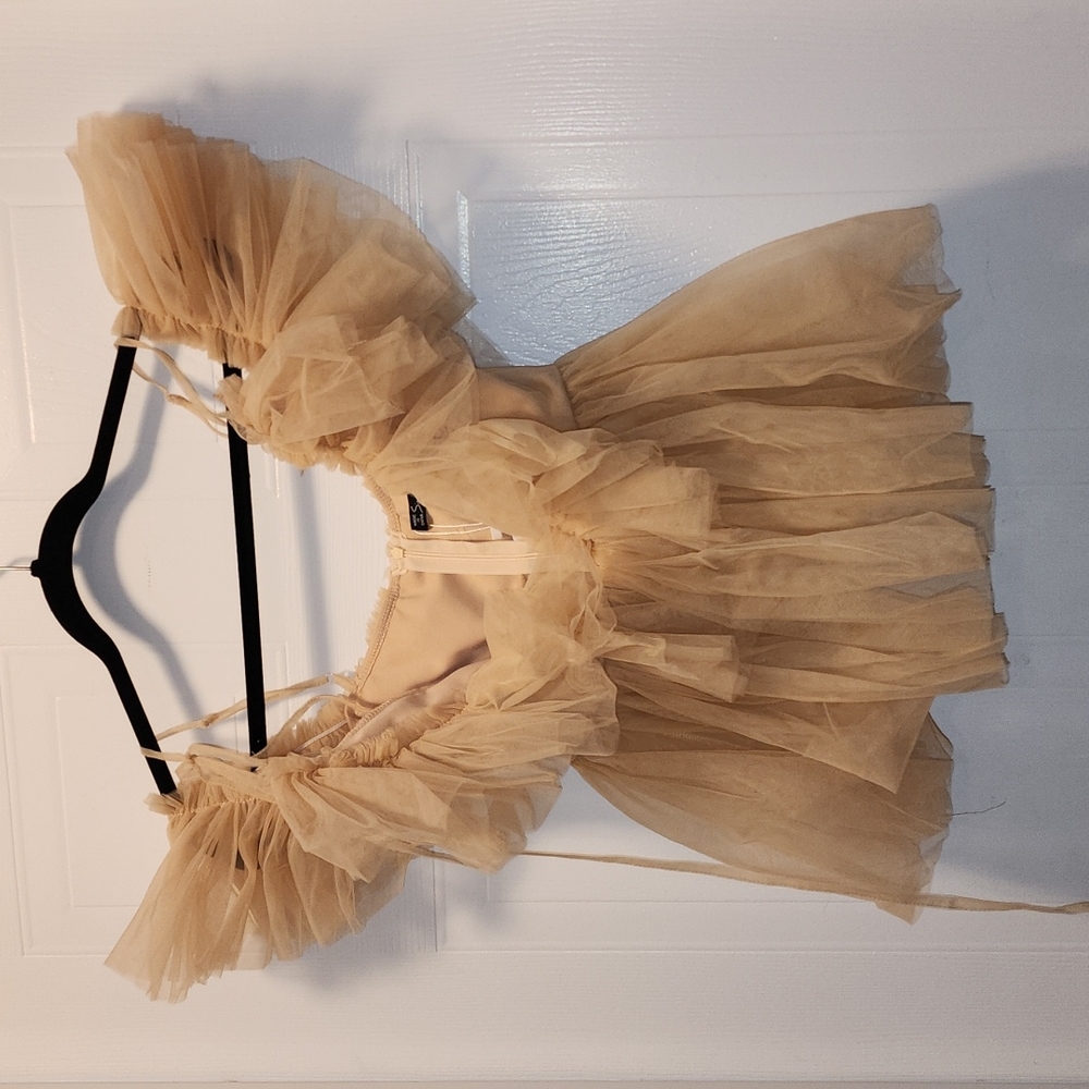 Ballerina peplum Frill top